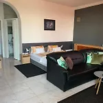 Arthaus Rönök Apartment