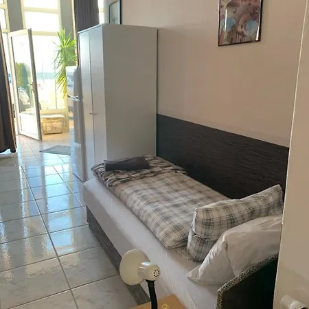 Arthaus Roenoek Apartmán *