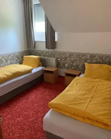 Arthaus Roenoek Apartment *