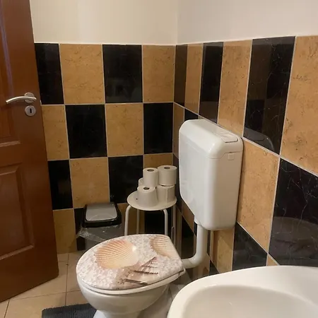 Arthaus Roenoek Apartment