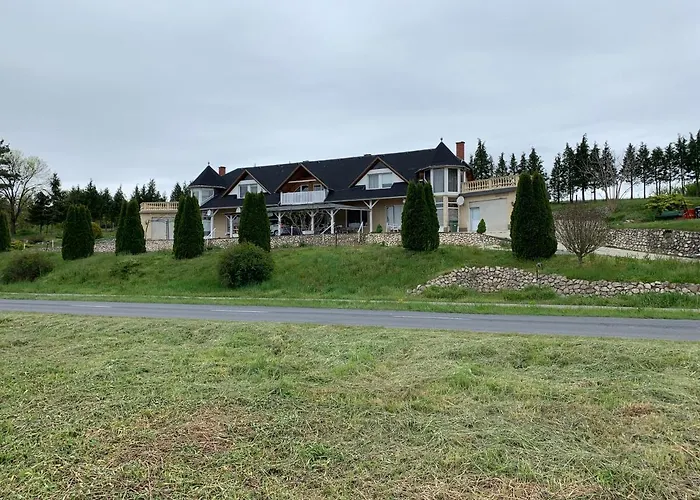 Апартаменты Arthaus Roenoek Ronok